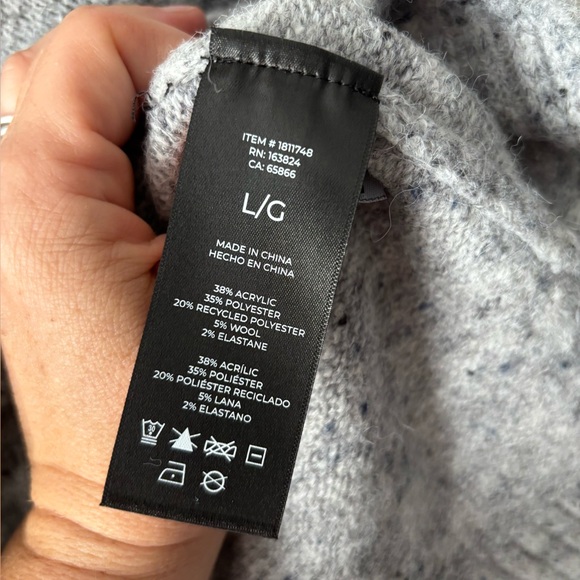 Well Worn | Heather Gray Women's Turtleneck Sweater | Size Large - Picture 4 of 7